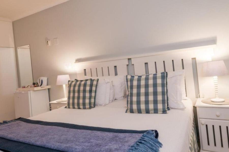ダーバン Flamingo Rocks Bed & Breakfast エクステリア 写真