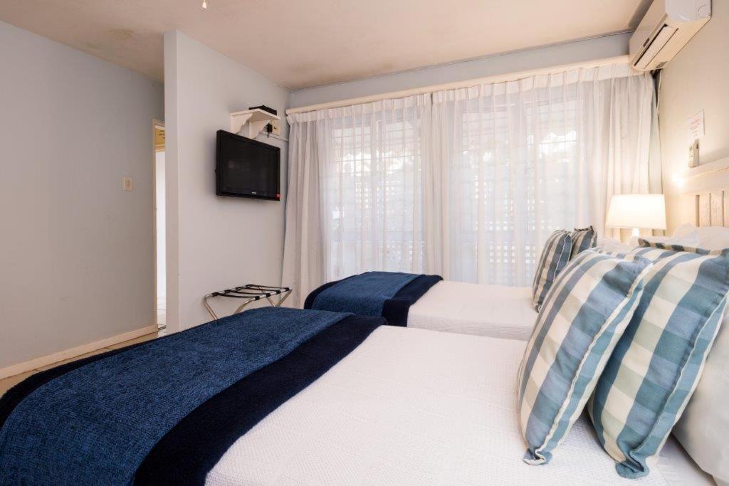 ダーバン Flamingo Rocks Bed & Breakfast エクステリア 写真