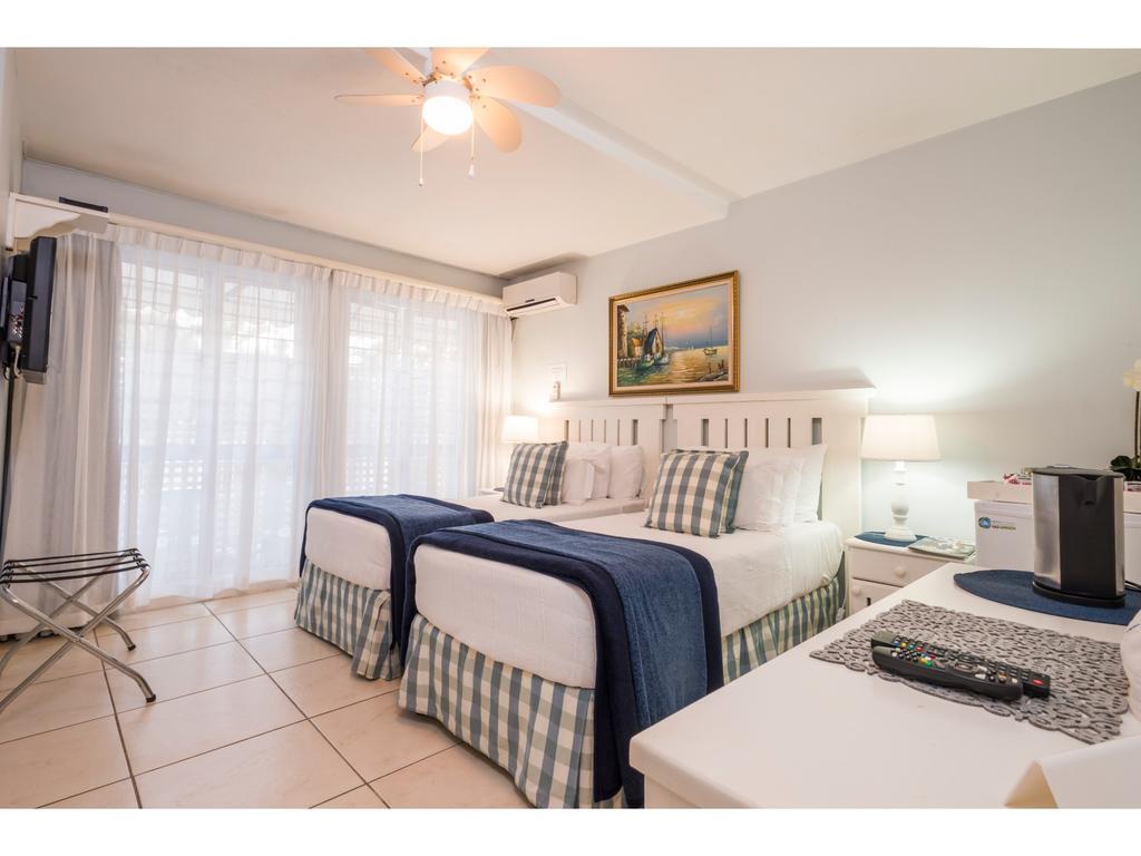 ダーバン Flamingo Rocks Bed & Breakfast エクステリア 写真