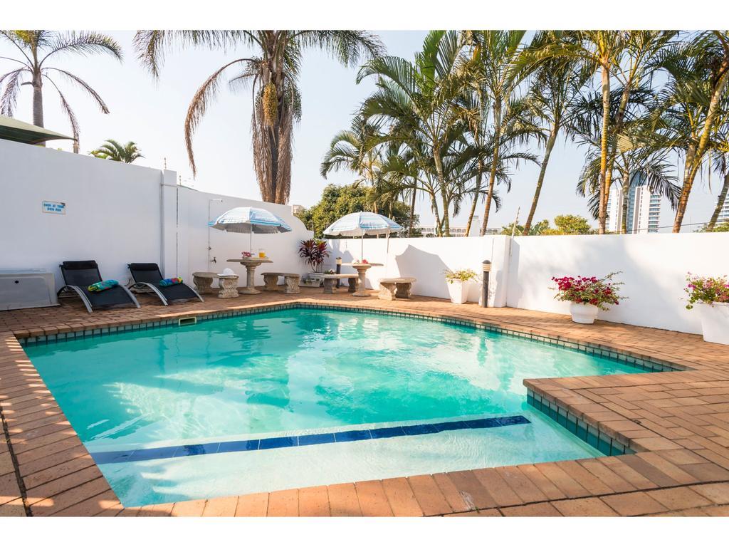 ダーバン Flamingo Rocks Bed & Breakfast エクステリア 写真